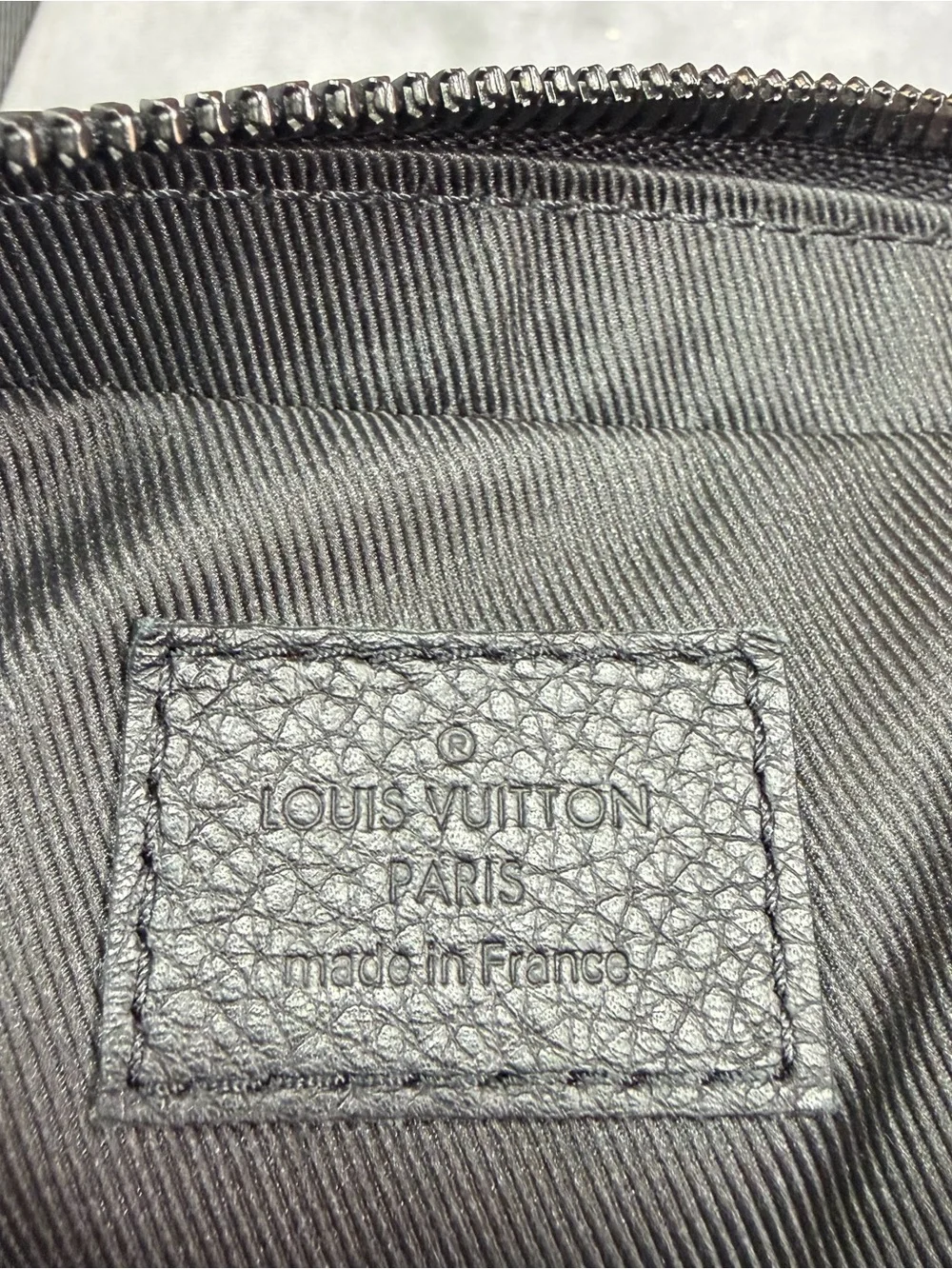 Louis Vuitton Trio Messenger Monogram Shadow Leather EXCELLENT CONDITION